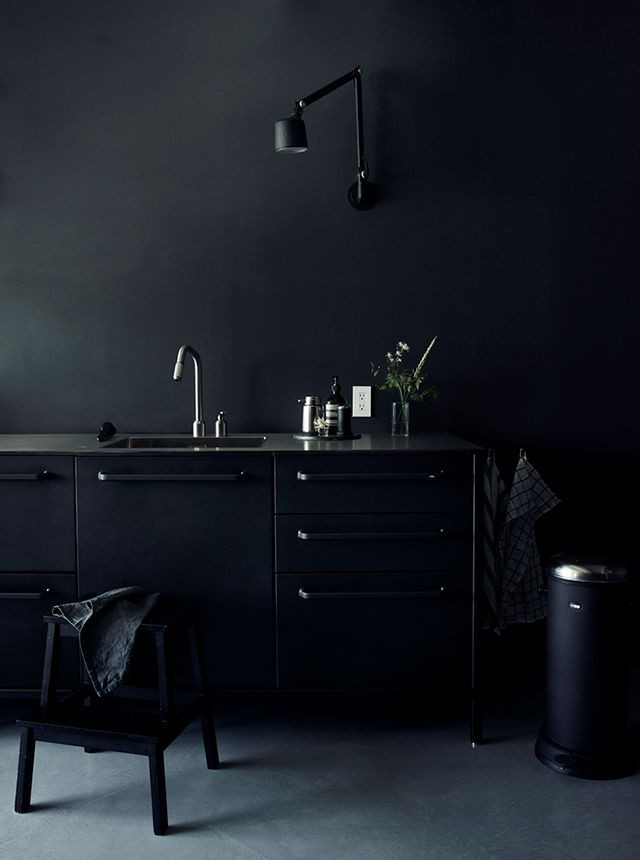 black-kitchen