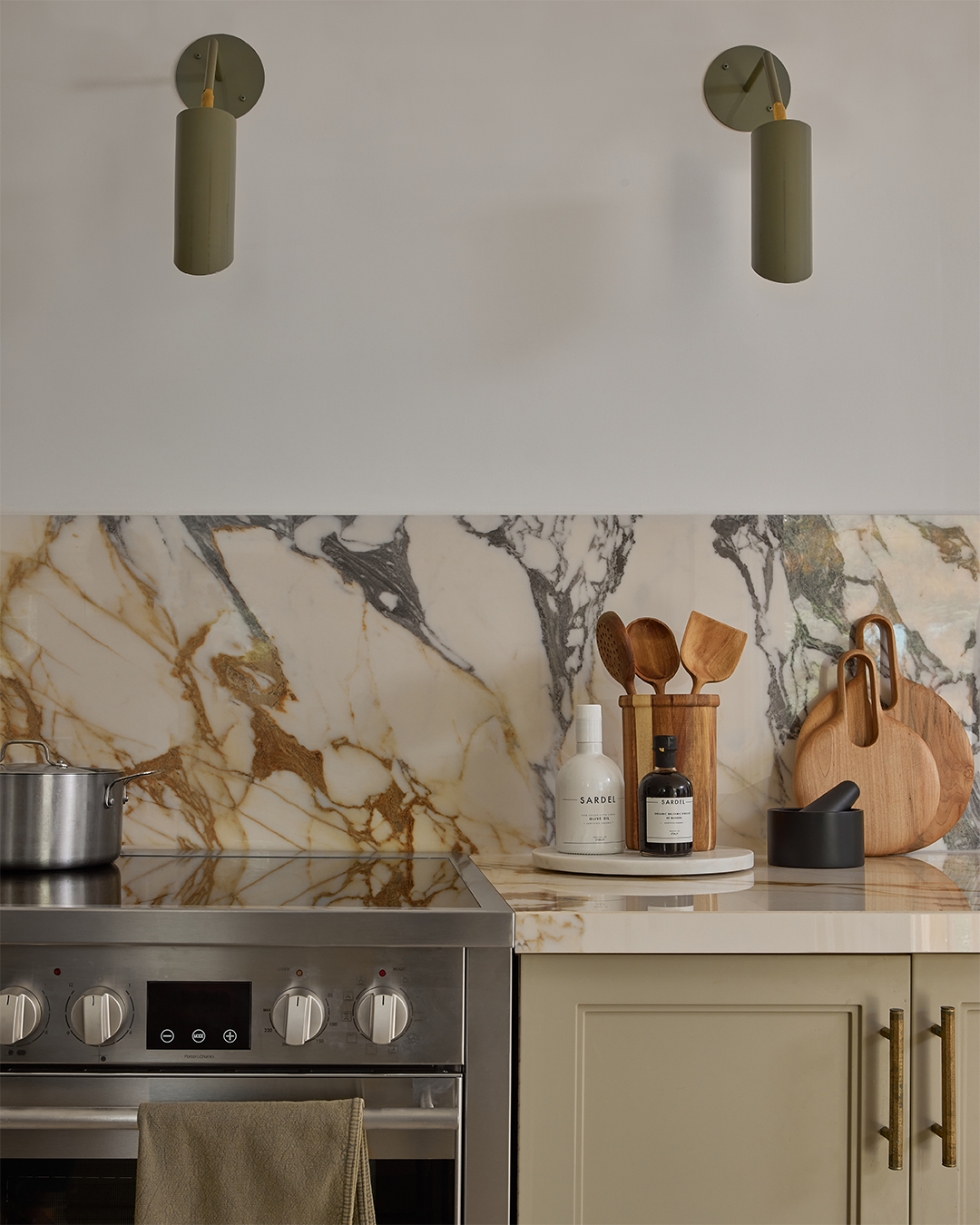 range with statment backsplash