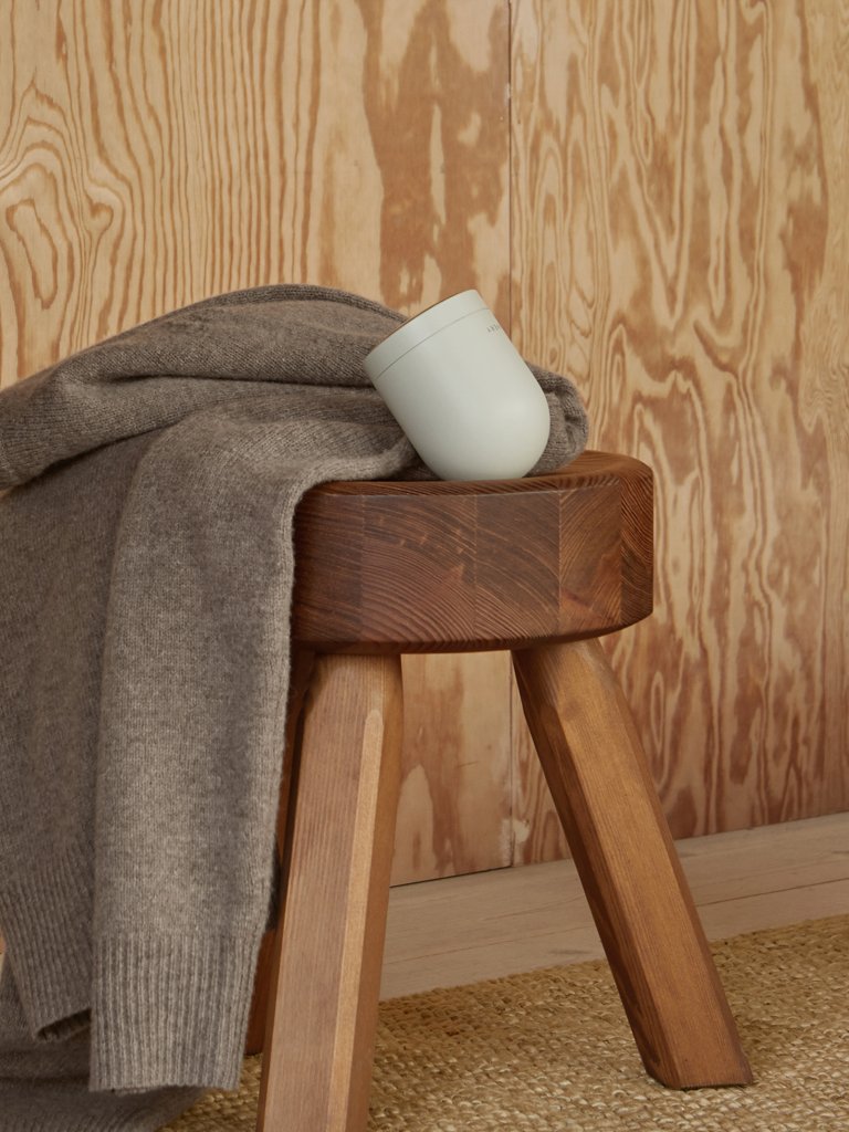 Steamery fabric shaver with a blanket