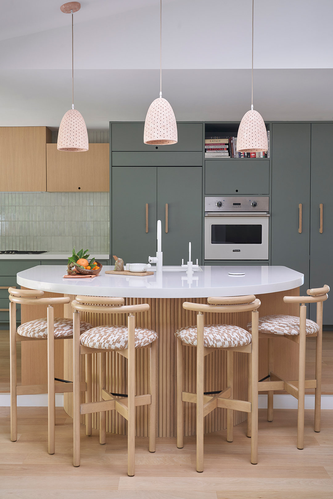 island counter stools on step down