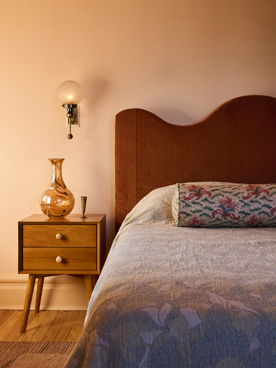 1910 colonial bedroom after